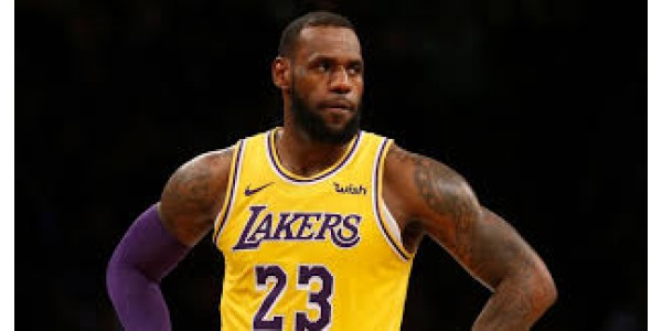 James si rifiuta di indossare una maglia Los Angeles Clippers